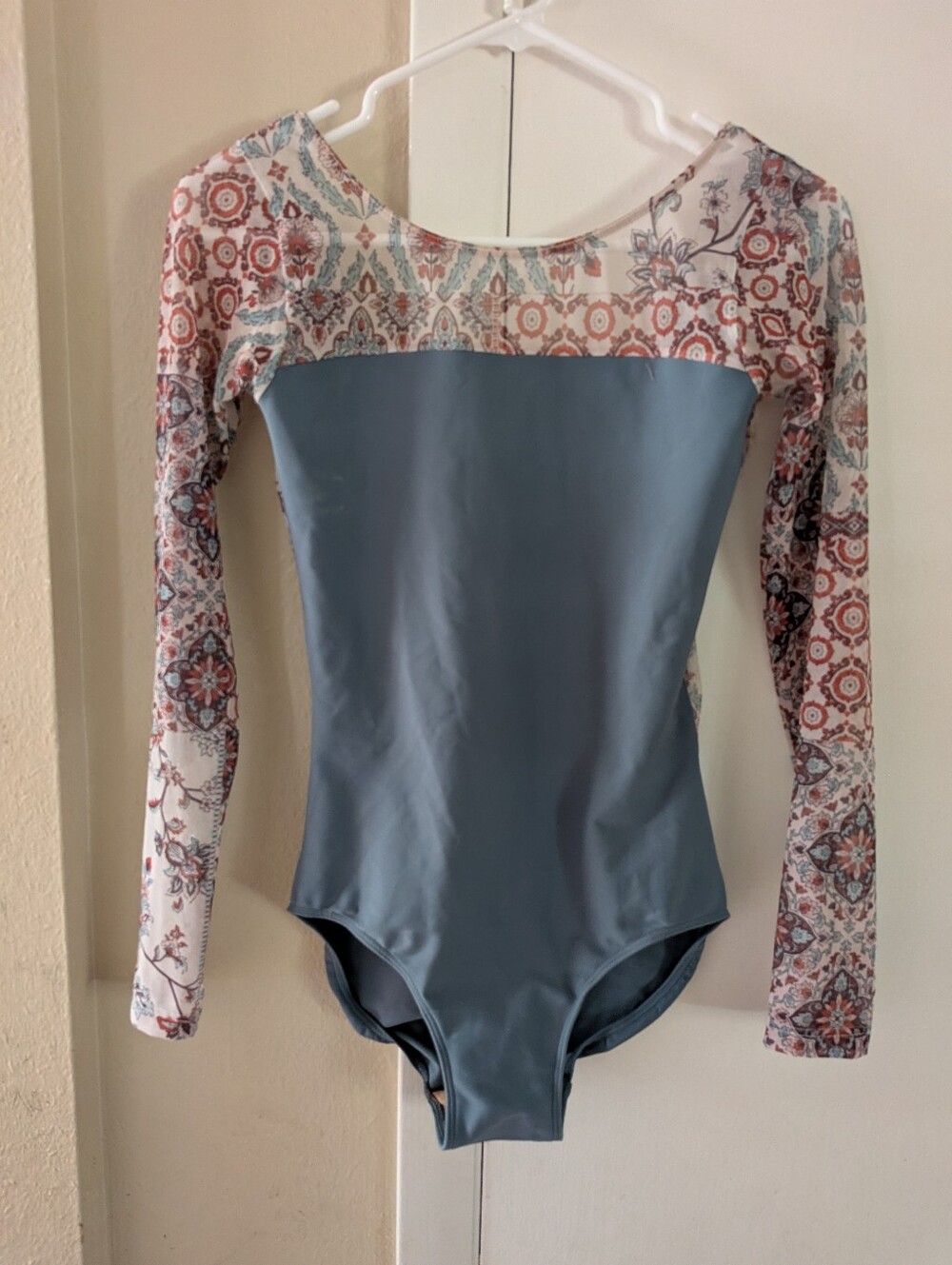 Eleve Leotard Adult Large in Sage Green With Mesh Pattern Long Sleeve  Leotard